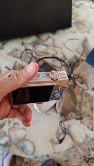 Cámara Digital Sanyo + dos baterías y cargador