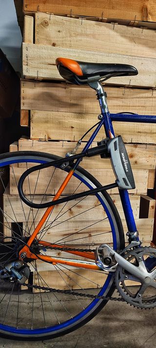 Bicicleta BH Gavia Azul y naranja. Buen estado.