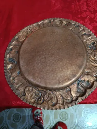 Vassoio decorativo antico in rame