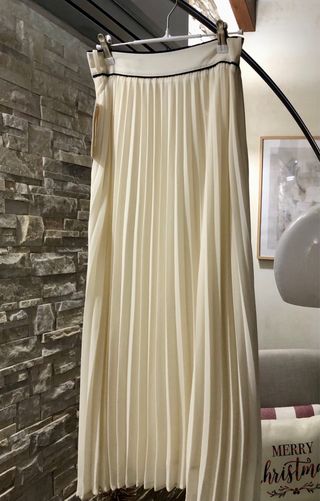 Falda Zara Plisada Beige Talla Única