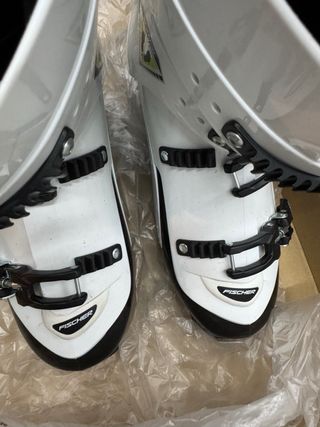 Botas de esquí Fischer blancas y negras