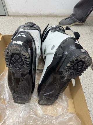 Botas de esquí Fischer blancas y negras