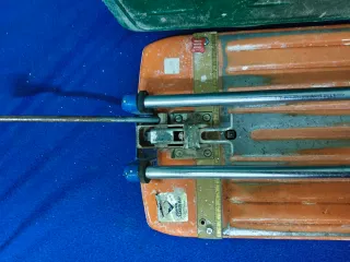 Cortadora de azulejos Rubi TS60 con maletín