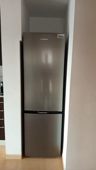 URGE Nevera Corberó plateada