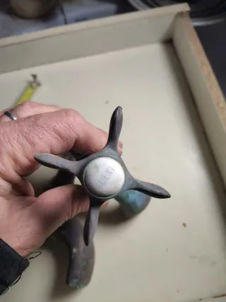 2 Grifos Antiguos de Bronce