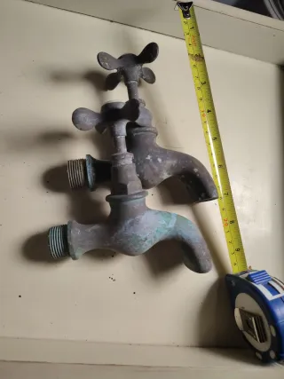 2 Grifos Antiguos de Bronce