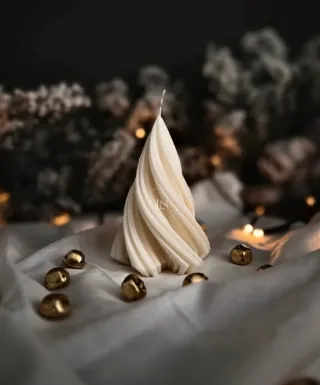 Candela a forma di fiamma portafortuna