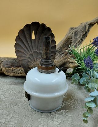 Lampada a olio vintage con veletta