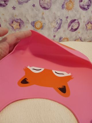 Babero silicona bebé zorro rosa