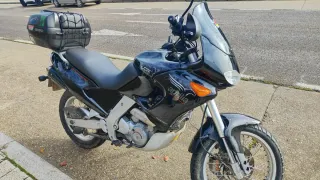 Aprilia Pegaso 650 Trail Negra