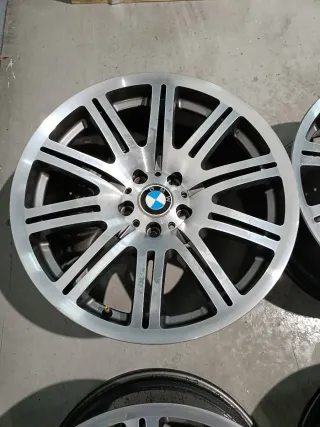 Llantas BMW M3 E46 19 pulgadas NO ORIGINALES.
