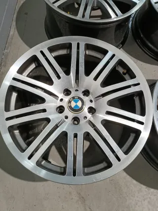 Llantas BMW M3 E46 19 pulgadas NO ORIGINALES.