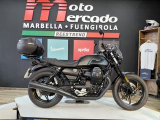 Moto Guzzi V7 Stone Negra