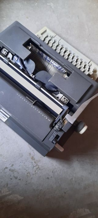 Máquina de escribir Olympia 100