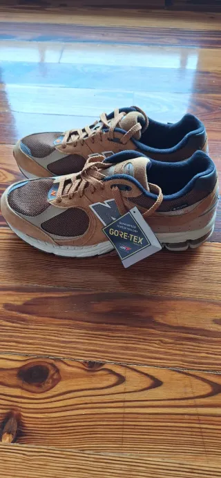 New Balance 2002R Gore-Tex Beige/Marrón