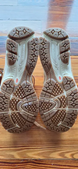 New Balance 2002R Gore-Tex Beige/Marrón