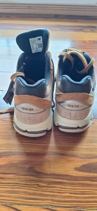 New Balance 2002R Gore-Tex Beige/Marrón