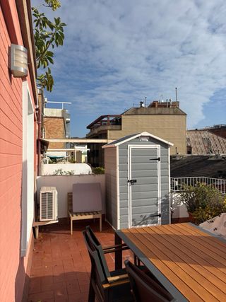 Armario/caseta exterior de resina.