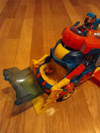 Camión y personajes Superzing