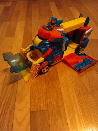 Camión y personajes Superzing