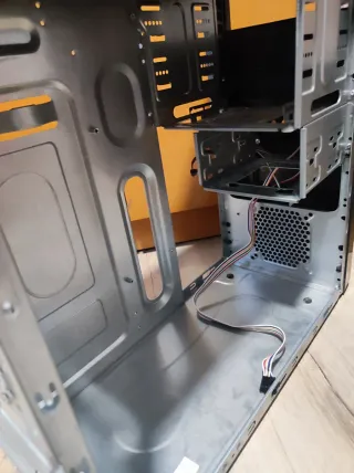 Caja PC Sobremesa Genérica Negra