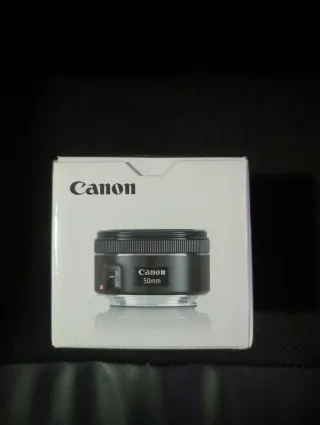 Negociable Canon EF 50mm f/1.8 STM + parasol
