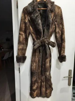 Abrigo de piel vuelta y pelo