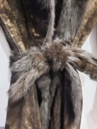 Abrigo de piel vuelta y pelo