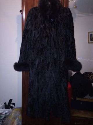 Abrigo de garras negro