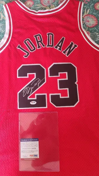 Maglia Michael Jordan 23 autografata PSA DNA