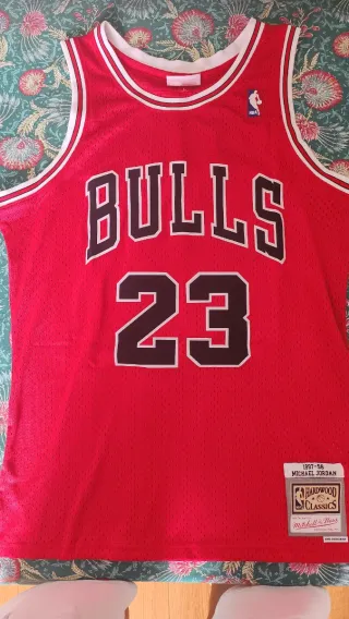 Maglia Michael Jordan 23 autografata PSA DNA