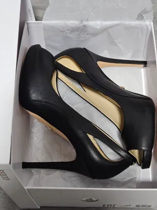 Zapatos Guess Tacón Peep Toe Negro Mujer