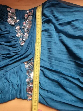 Vestido de noche azul verdoso