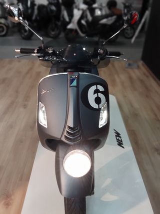 Vespa Sei Giorni 300