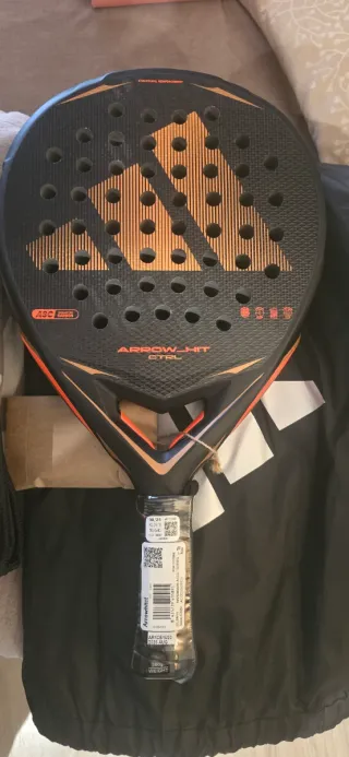 Pala Adidas Arrow Hit Ctrl Negra Naranja