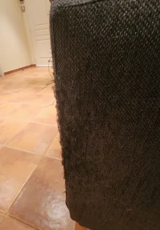 Sofá modular gris con cheslong