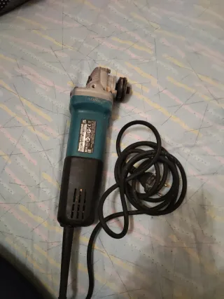 Amoladora Makita 9558HNR 840W 125mm