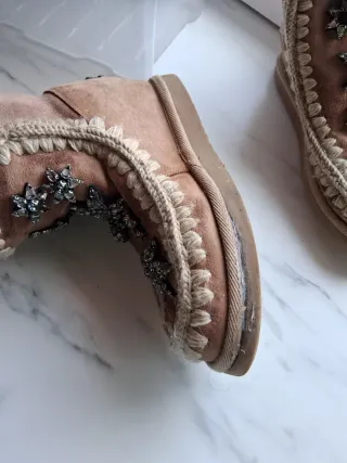 Botas Mou con estrellas plateadas