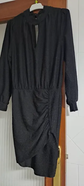 Vestido negro brillante