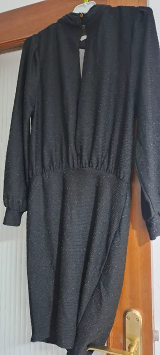 Vestido negro brillante