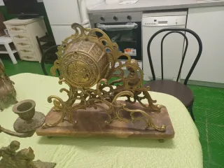 2 Relojes Bronce Antiguos con Base Mármol