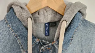 Chaqueta vaquera H&M con capucha