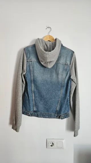 Chaqueta vaquera H&M con capucha