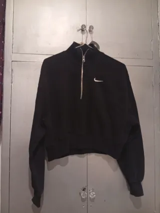 Sudadera Nike negra cremallera corta