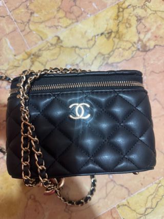 Bolso Chanel Negro Dorado