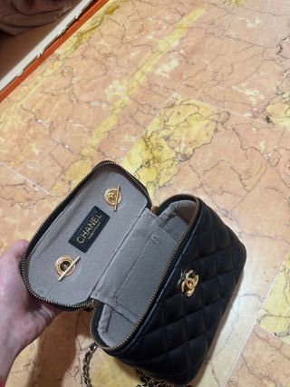 Bolso Chanel Negro Dorado