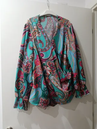 Camicia incrociata fantasia paisley