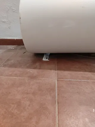 Calentador agua grande + tuberías