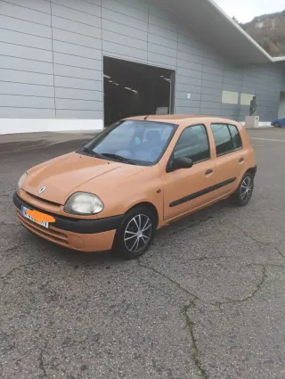 Renault Clio 2000