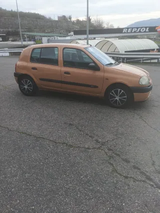 Renault Clio 2000
